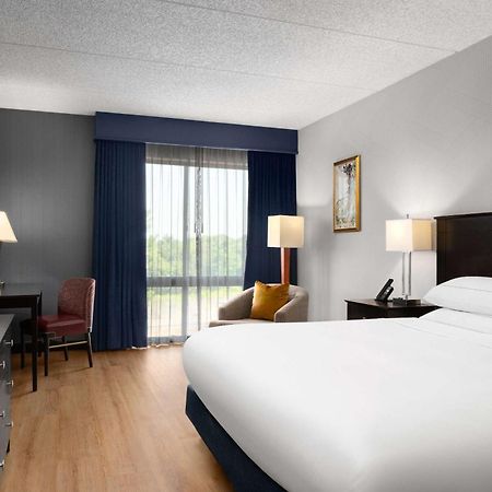 Doubletree By Hilton Bradley International Airport Hotel Windsor Locks Exterior photo