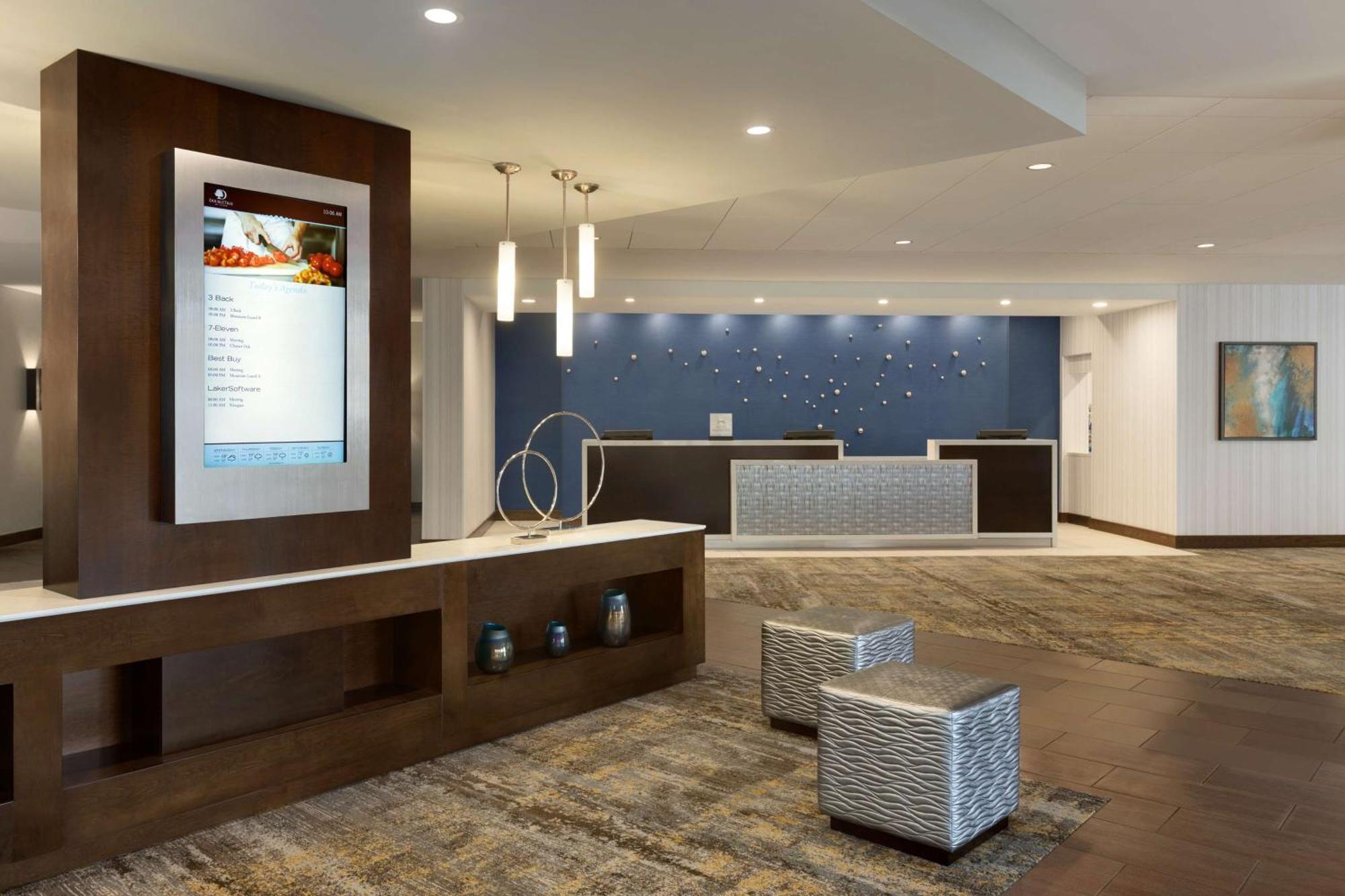 Doubletree By Hilton Bradley International Airport Hotel Windsor Locks Exterior photo