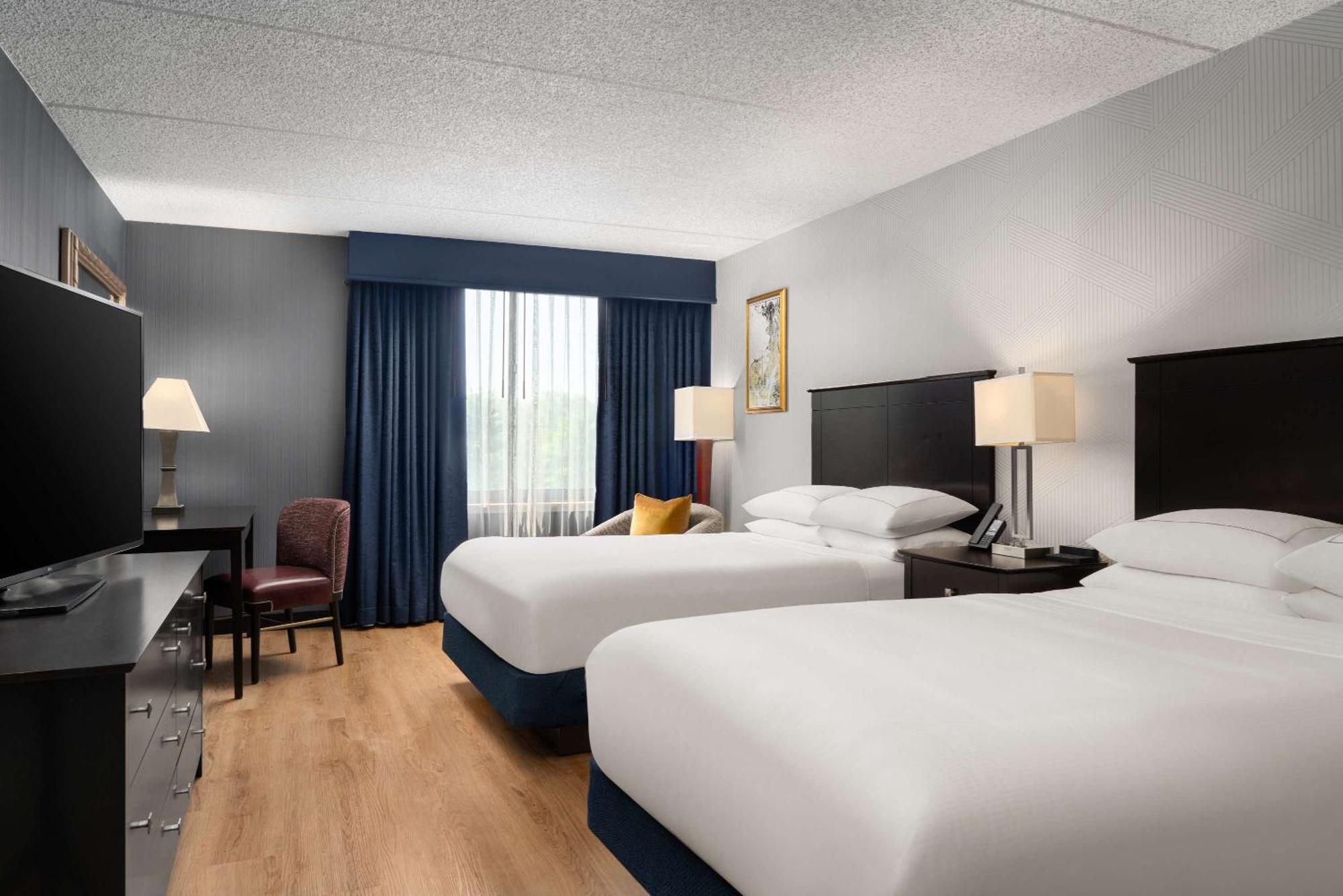 Doubletree By Hilton Bradley International Airport Hotel Windsor Locks Exterior photo
