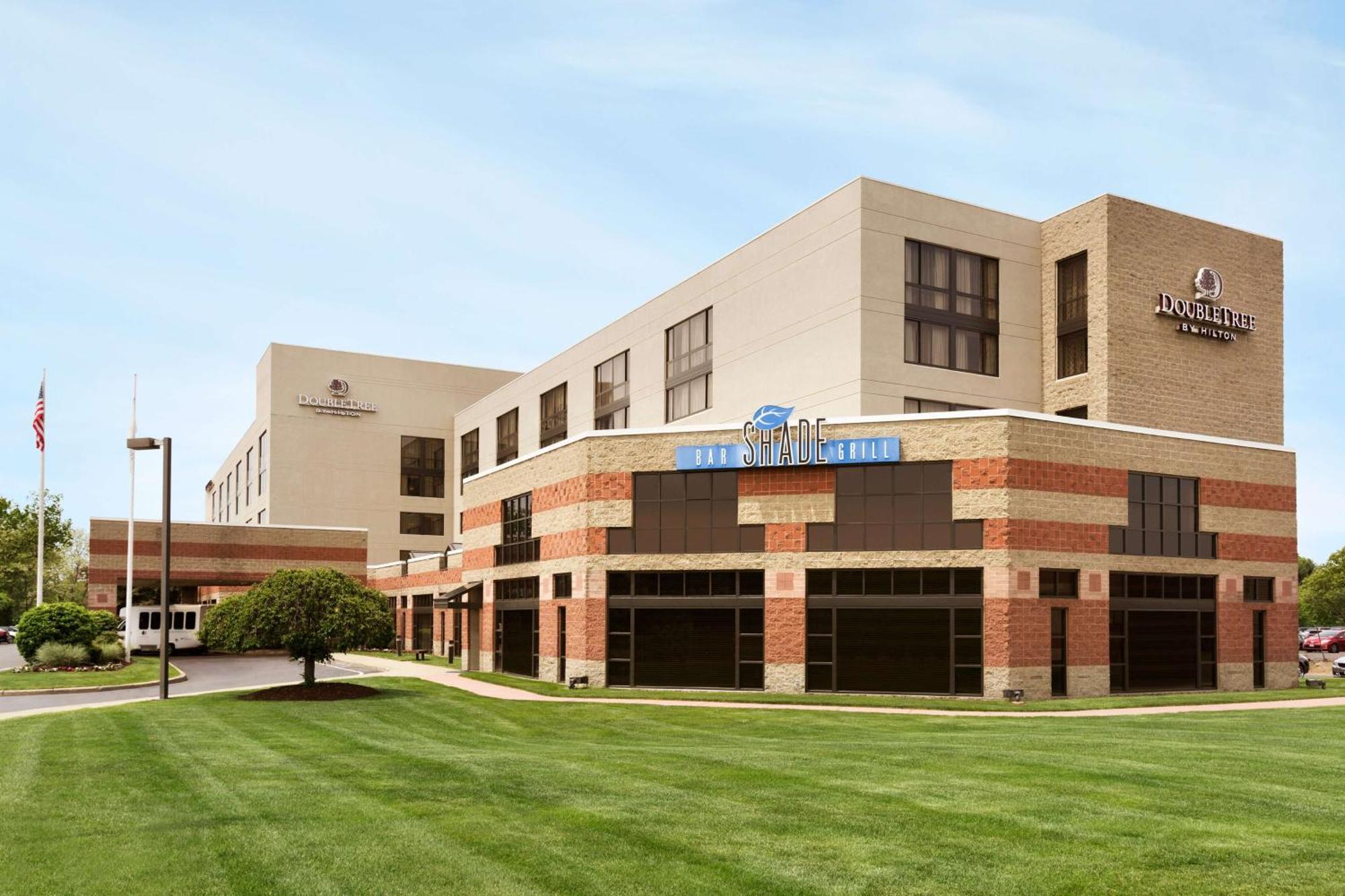 Doubletree By Hilton Bradley International Airport Hotel Windsor Locks Exterior photo